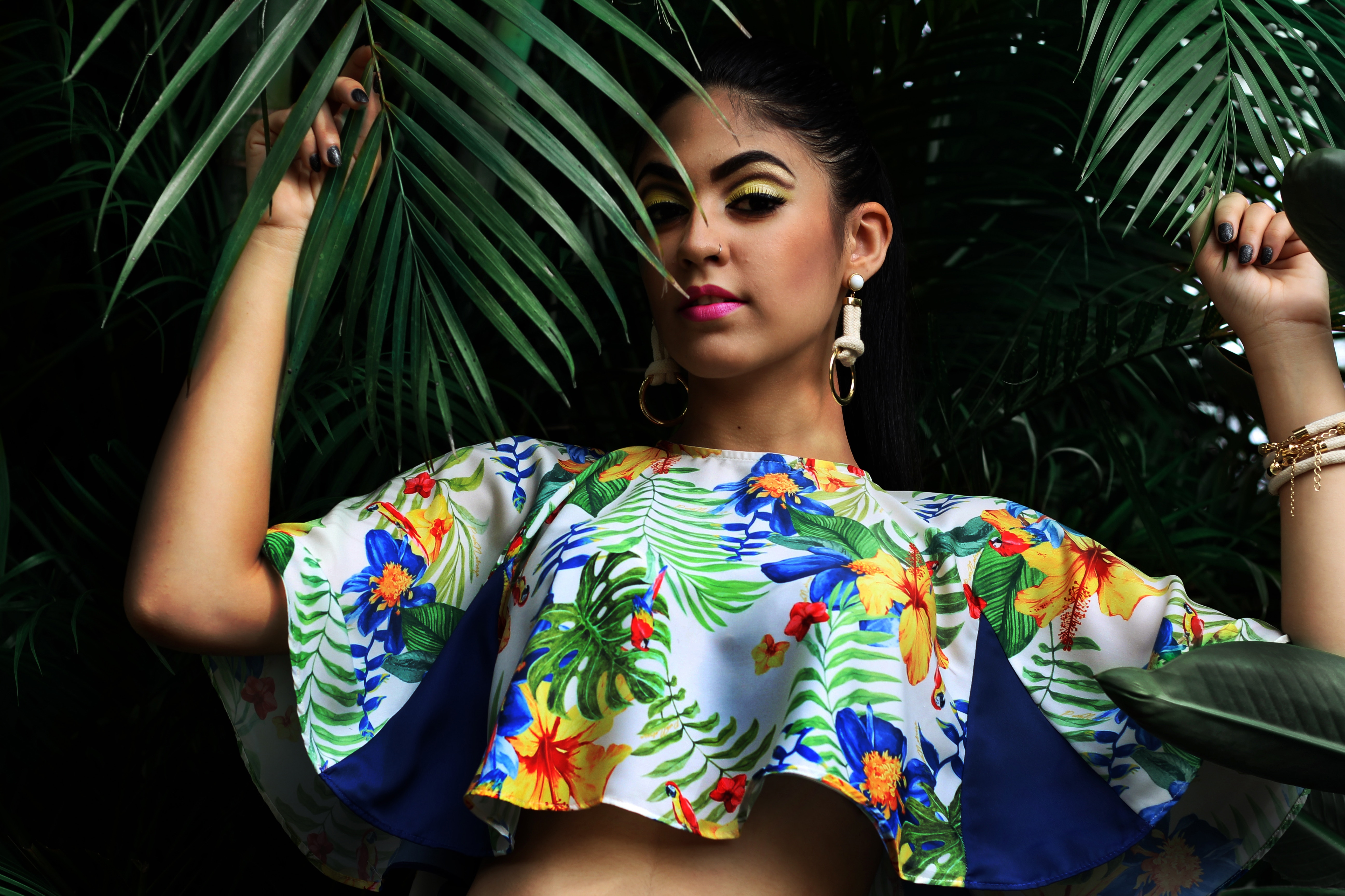 photo of model wearing patterned shirt