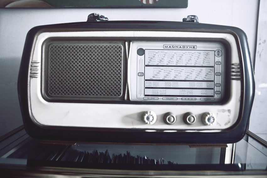 old fashioned radio